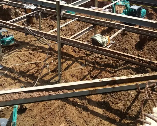 SERVICE PT PRIMA MAJU JAYA GALIAN BASEMENT METODE STRUTTING 2 proyek_bank_mandiri_summarecon